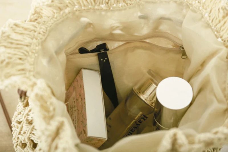 Borsa a secchiello traforata all’uncinetto