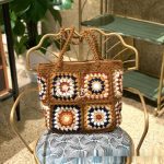 Borse fatte all’uncinetto a mattonelle