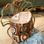 Borse fatte all’uncinetto a mattonelle